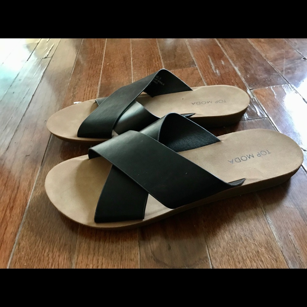 Cute Sandals with black straps